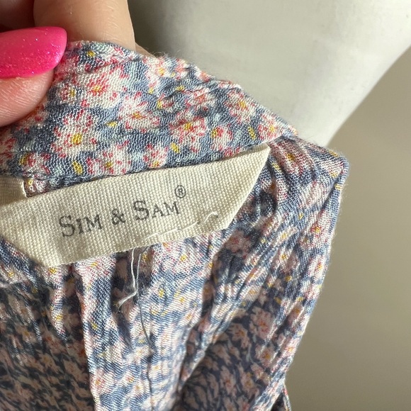 Sim and Sam high low sleeveless blouse size medium - Picture 9 of 10